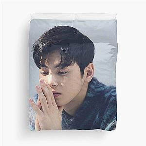 Cha Eun Woo - V19 Duvet Cover