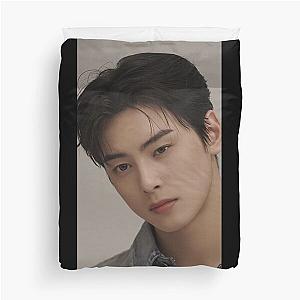 Cha Eun Woo - V14 Duvet Cover