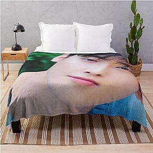 Cha Eun Woo - V3 Throw Blanket