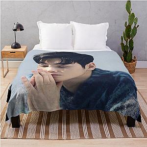 Cha Eun Woo - V19 Throw Blanket