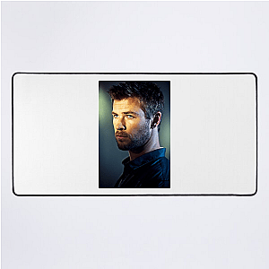 Chris Hemsworth Unforgettable Presence Chris Hemsworth Mouse Pads