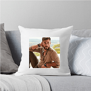 Chris Hemsworth Always Strong, Always Iconic Chris Hemsworth Pillows Cover