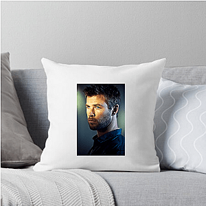 Chris Hemsworth Unforgettable Presence Chris Hemsworth Pillows Cover