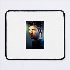 Chris Hemsworth Unforgettable Presence Chris Hemsworth Mouse Pads
