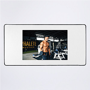 Doesn’t Quit Christian Guzman Christian Guzman Mouse Pads