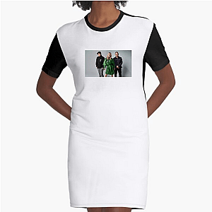 CHVRCHES 2025 PRESS SHOT CHVRCHES Dresses
