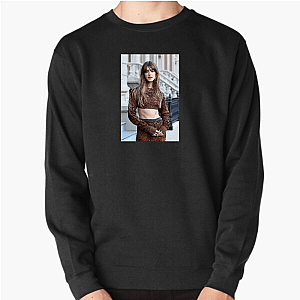 Her Pain Looks Pretty – Daisy Vibes Daisy Edgar Jones Sweatshirts
