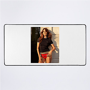 Edgar-Jones Is the Plot Twist Daisy Edgar Jones Mouse Pads