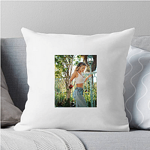 Daisy Keech The Queen Of Glutes Daisy Keech Pillows Cover