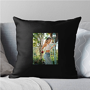 Daisy Keech The Queen Of Glutes Daisy Keech Pillows Cover