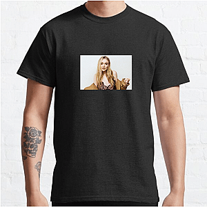She Doesn’t Shout – She Shines Dakota Fanning T-Shirts