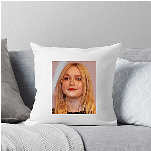 Dakota Brings the Still Heat Dakota Fanning Pillows Cover