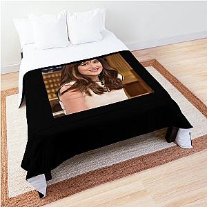  Dakota Johnson Comforter