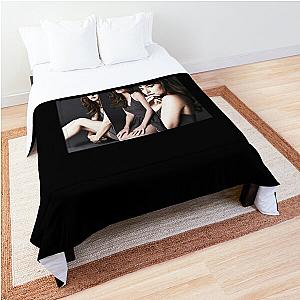  Dakota Johnson Comforter