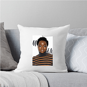 She Walks Like She Knows Danai Gurira Pillows Cover