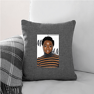 She Walks Like She Knows Danai Gurira Pillows Cover