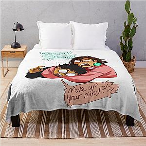 cuter future couple in Dandadan Throw Blanket