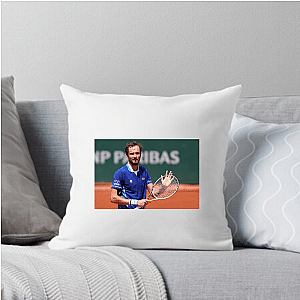 Medvedev: Master of Angles Daniil Medvedev Pillows Cover