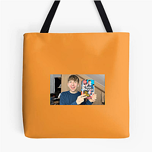 Viral Illusionist Dan Rhodes Bags