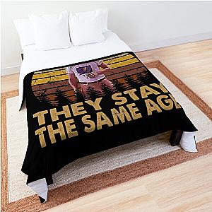 Dazed and confused vintage retro i get older they stay the same age Comforter