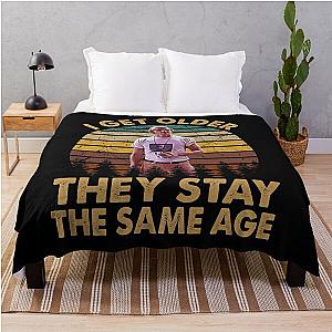 Dazed and confused vintage retro i get older they stay the same age Throw Blanket