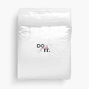 T-shirts dominic fike Duvet Cover