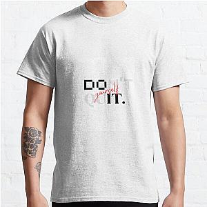 T-shirts dominic fike Classic T-Shirt