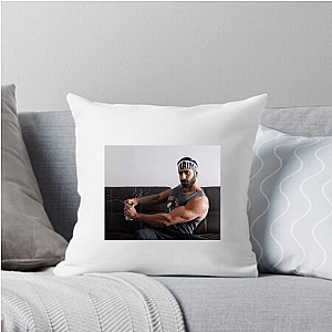 Online Entertainer Dom Mazzetti Pillows Cover