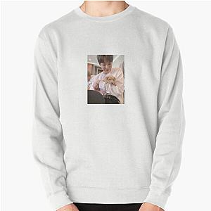 do young pullover sweatshirt