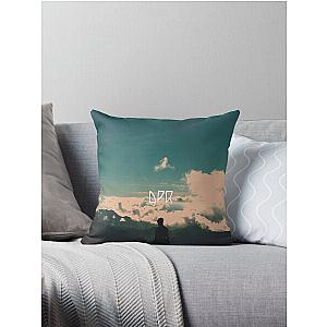 DPR LIVE JASMINE CLOUD SCENCE DPR LIVE KHIPHOP KHH Throw Pillow