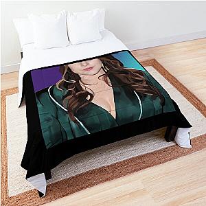 Elizabeth Gillies Artwork Comforter
