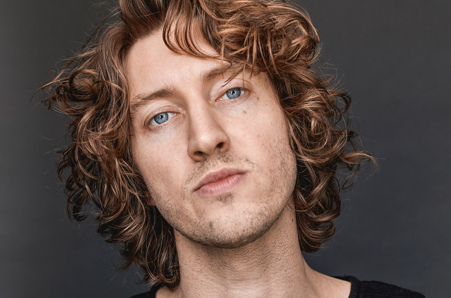 Dean Lewis and the Art of Heartfelt Storytelling in Music