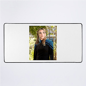 Florence Pugh From Stage To Stardom Florence Pugh Mouse Pads