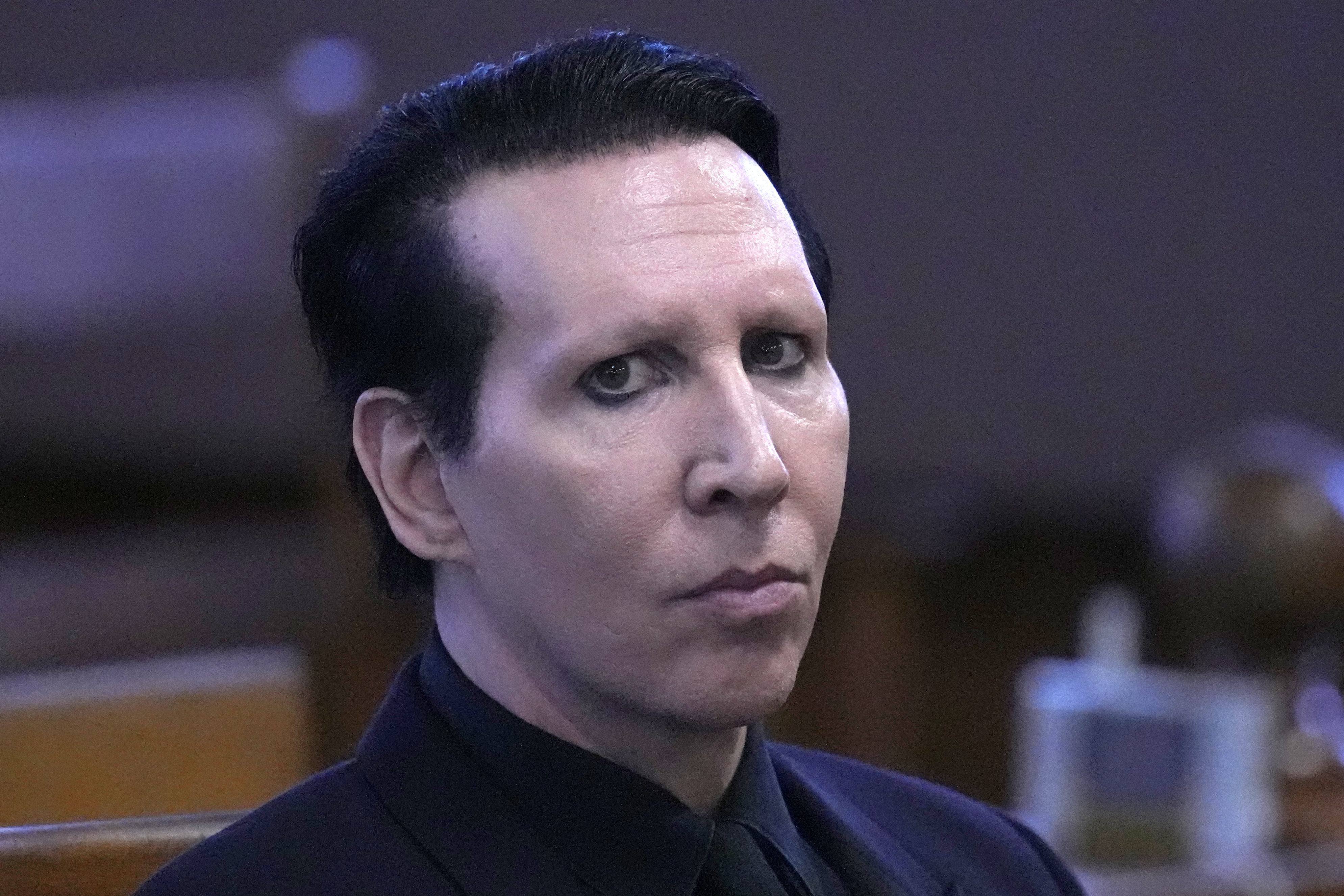 Marilyn Manson resembles Nic Cage's Dracula in New Hampshire court