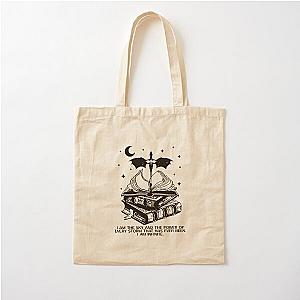Fourth Wing 
Dragon Rider 
Rebecca Yarros 
Violet Sorrengail
Xaden Riorson
Roman Cotton Bag