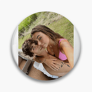 Grace with Attitude – Moura Style Gabriela Moura Pins