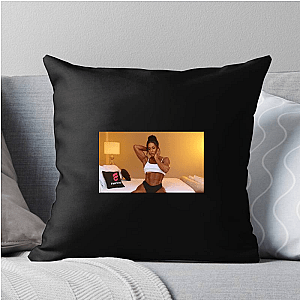 Viral Workout Figure Gracyanne Barbosa Pillows Cover