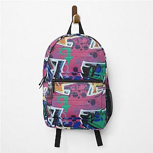 Graffiti: Green Arrow on Pink Backpack