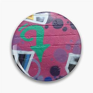 Graffiti: Green Arrow on Pink Pin