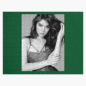Hailee Steinfeld - Black and White Jigsaw Puzzle