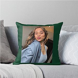 Hailee Steinfeld Gift For Boyfriend Throw Pillow