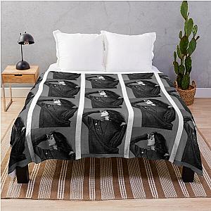 Hailee Steinfeld - Throw Blanket
