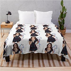 Hailee Steinfeld Throw Blanket