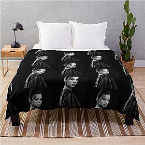 Hailee Steinfeld Throw Blanket