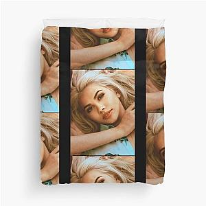 Hayley Kiyoko - Photo  2 Duvet Cover