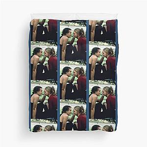 10 Things I Hate About You. Heath Ledger & Julia Stiles Paintball Scene. Long  Duvet Cover