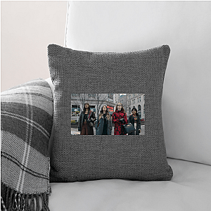 Inventing Anna Elite New York Exposed Inventing Anna Pillows Cover
