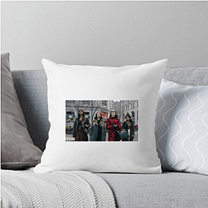 Inventing Anna Elite New York Exposed Inventing Anna Pillows Cover