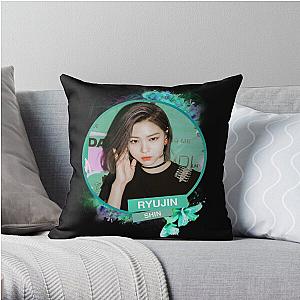 Itzy Pillows, Throw Pillow - ITZY - Ryujin Throw Pillow RB1201