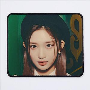 IVE LEESEO: THE PROM QUEENS Mouse Pad